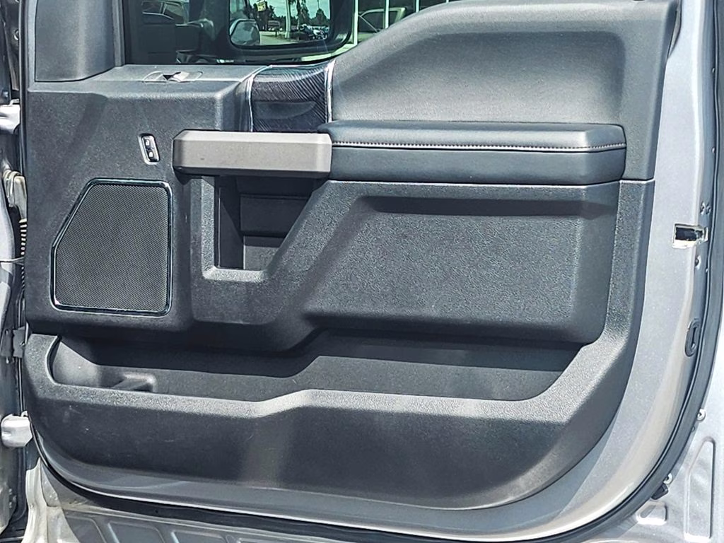 2020 Iconic Silver Metallic Ford Super Duty F-250 SRW Platinum 4X4 Truck