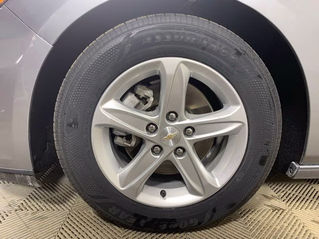 2024 Sterling Gray Metallic Chevrolet Malibu LS FWD Sedan