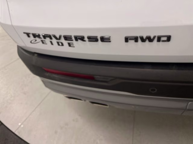 2026 Polar White Tricoat Chevrolet Traverse Z71 AWD SUV