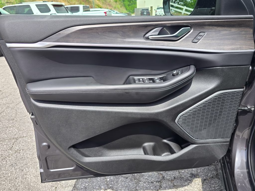 2026 Baltic Gray Metallic Clearcoat Jeep Grand Cherokee L Limited 4X4 SUV