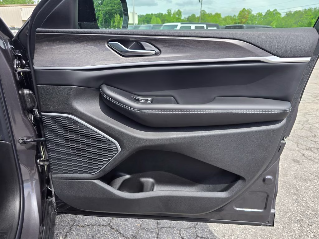 2026 Baltic Gray Metallic Clearcoat Jeep Grand Cherokee L Limited 4X4 SUV