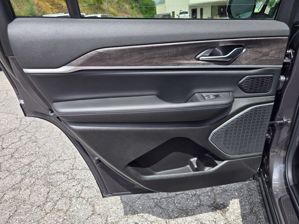 2026 Baltic Gray Metallic Clearcoat Jeep Grand Cherokee L Limited 4X4 SUV