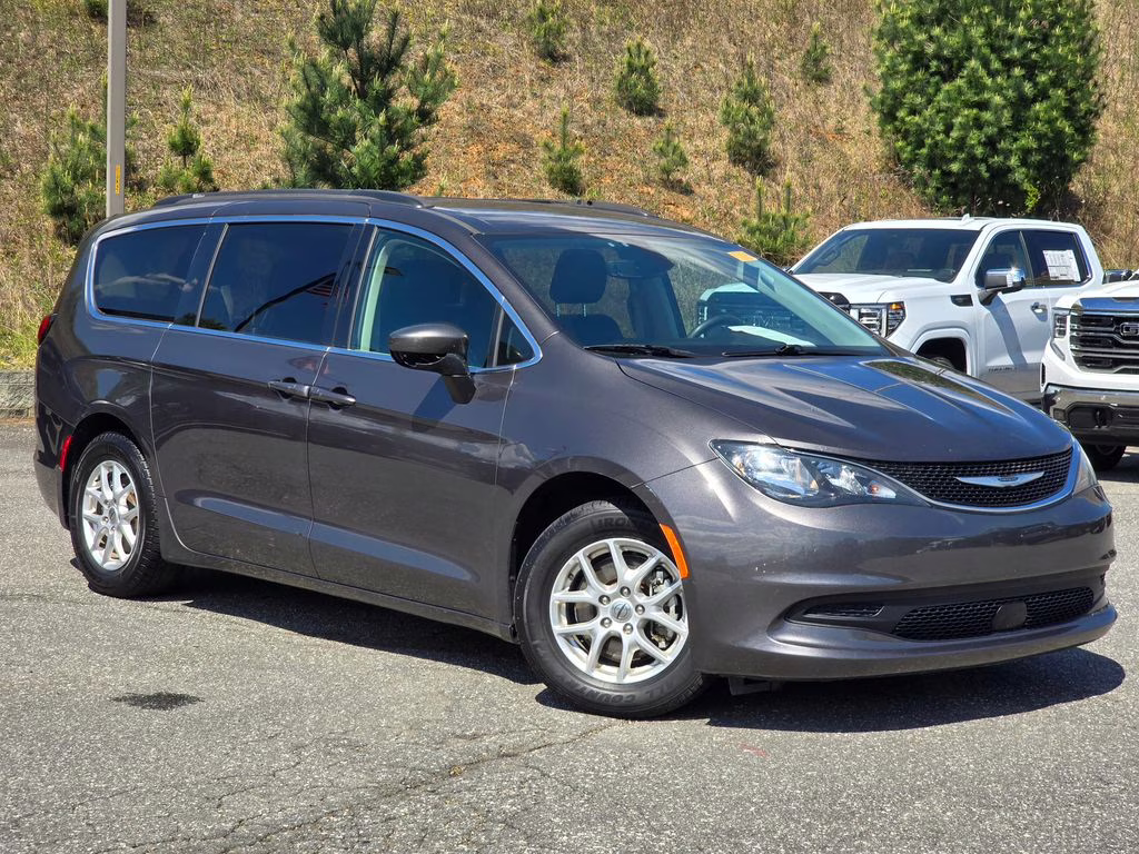 2021 Granite Crystal Metallic Clearcoat Chrysler Voyager LXI FWD Van