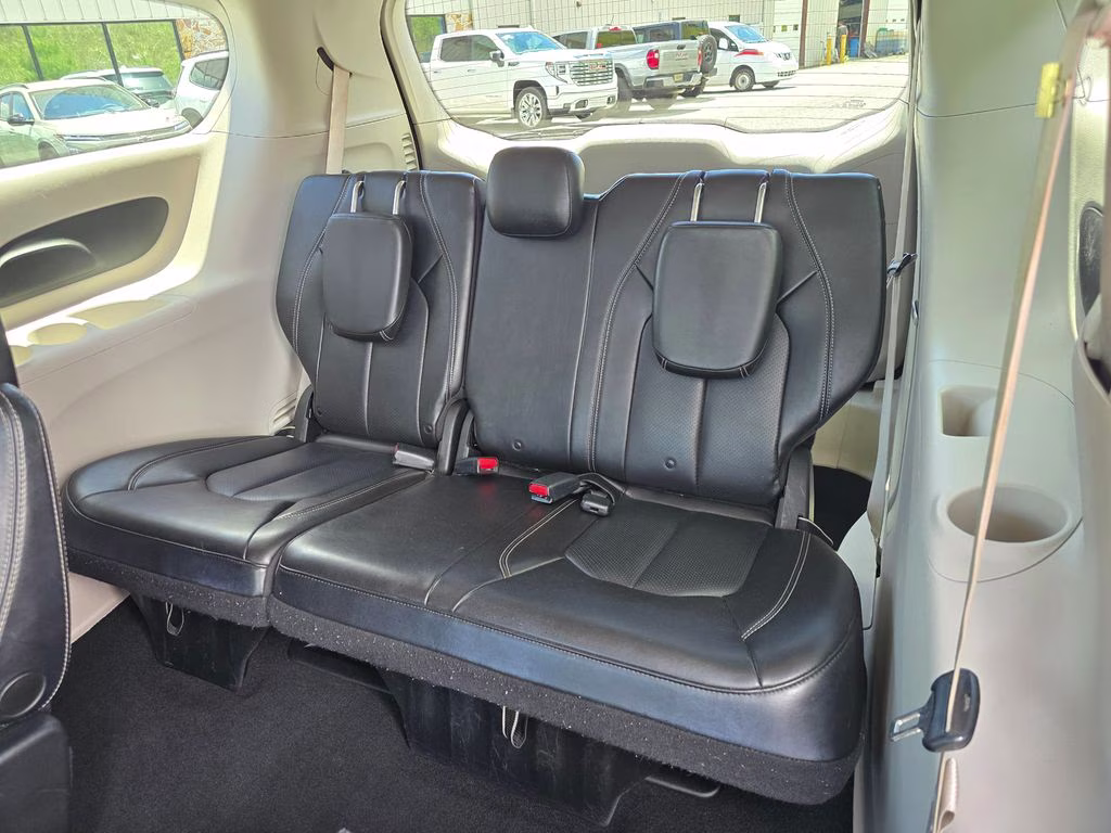 2021 Granite Crystal Metallic Clearcoat Chrysler Voyager LXI FWD Van