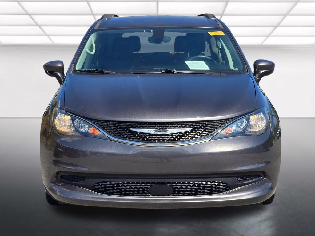 2021 Granite Crystal Metallic Clearcoat Chrysler Voyager LXI FWD Van