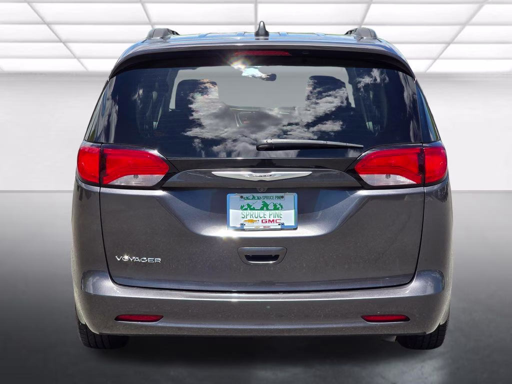 2021 Granite Crystal Metallic Clearcoat Chrysler Voyager LXI FWD Van
