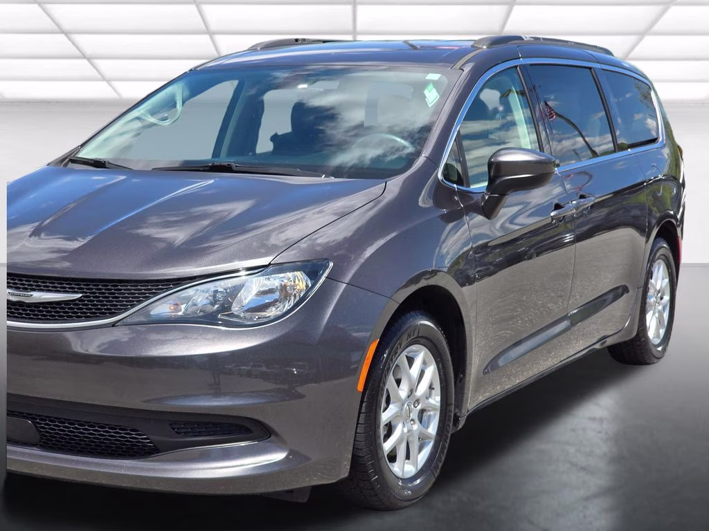 2021 Granite Crystal Metallic Clearcoat Chrysler Voyager LXI FWD Van