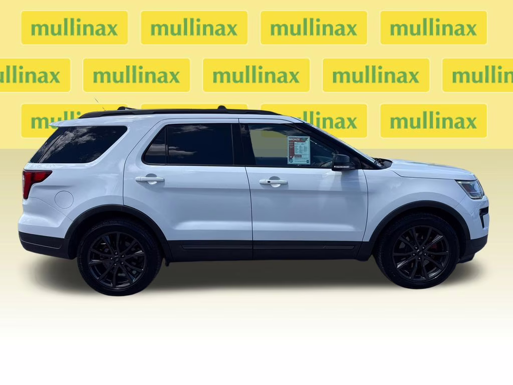 2019 Oxford White Ford Explorer XLT FWD SUV