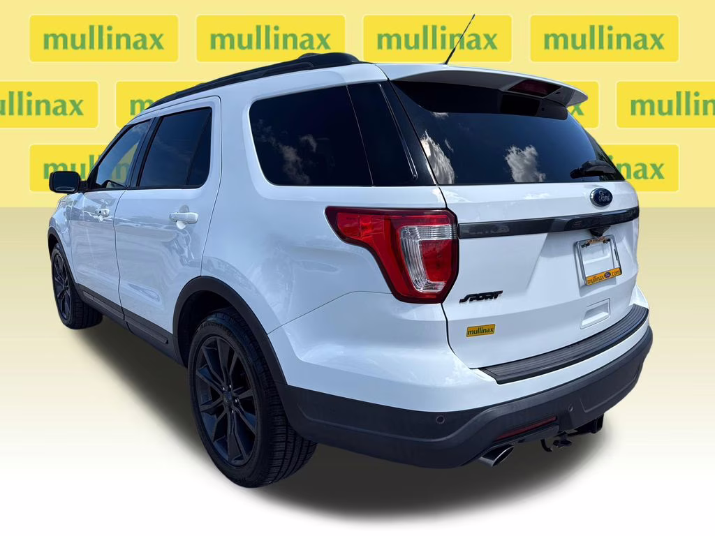 2019 Oxford White Ford Explorer XLT FWD SUV