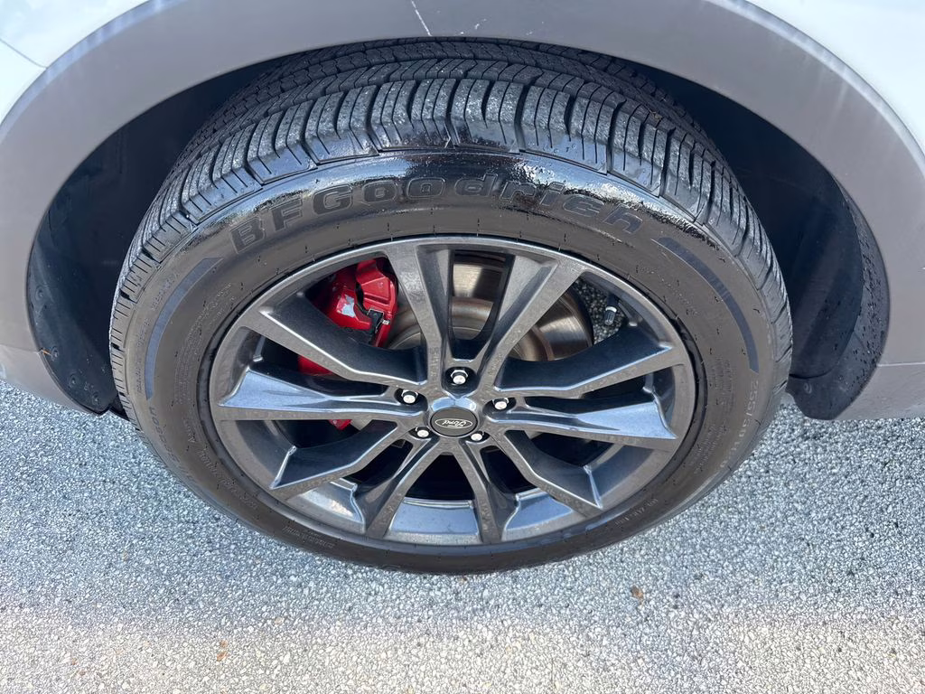 2019 Oxford White Ford Explorer XLT FWD SUV