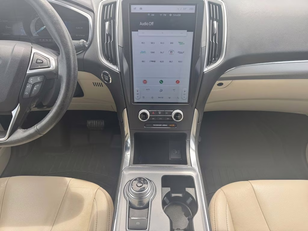 2021 Star White Metallic Tri-Coat Ford Edge Titanium FWD SUV