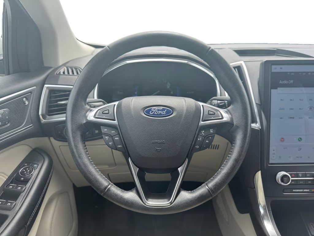 2021 Star White Metallic Tri-Coat Ford Edge Titanium FWD SUV