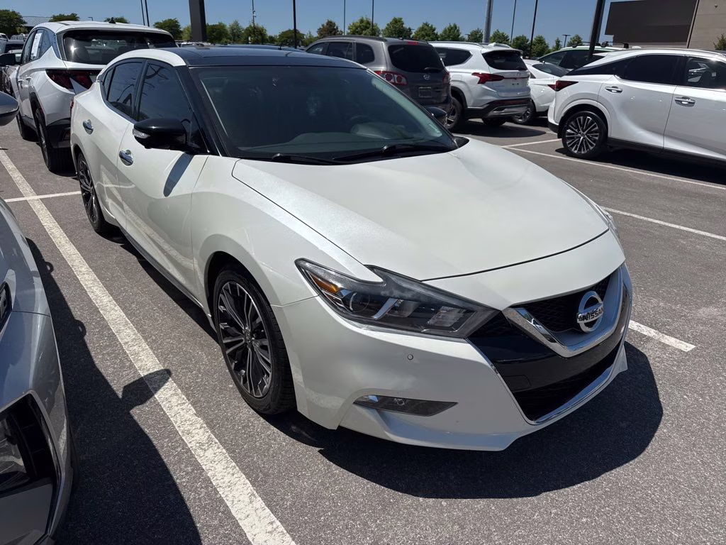2017 Pearl White Nissan Maxima Platinum FWD Sedan