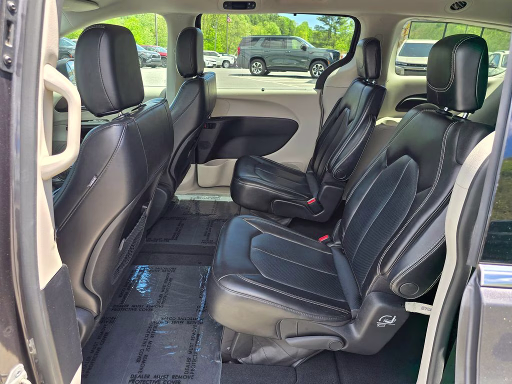 2021 Granite Crystal Metallic Clearcoat Chrysler Voyager LXI FWD Van