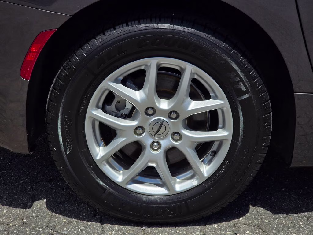 2021 Granite Crystal Metallic Clearcoat Chrysler Voyager LXI FWD Van