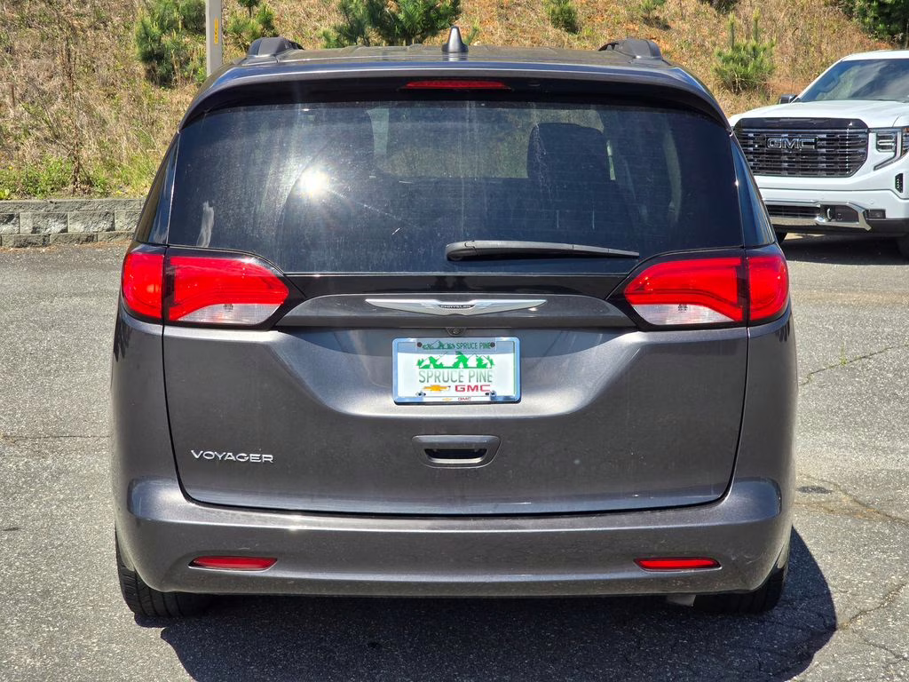 2021 Granite Crystal Metallic Clearcoat Chrysler Voyager LXI FWD Van