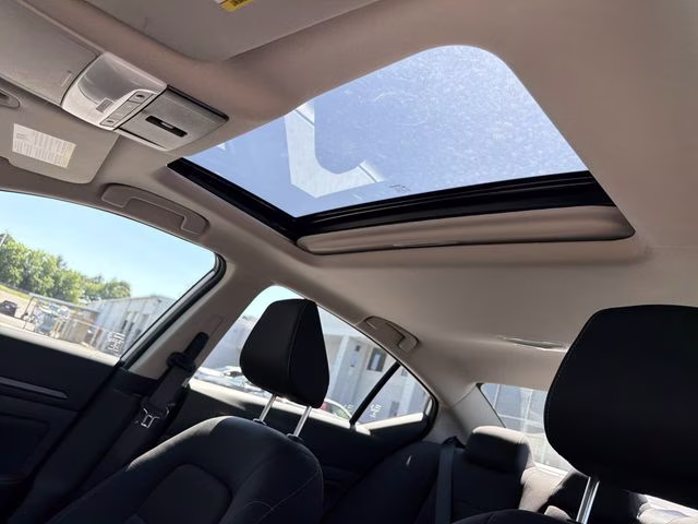 2025 Pearl White Tricoat Nissan Altima 2.5 SV FWD Sedan
