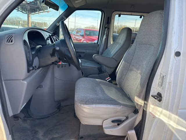 2001 Oxford White Clearcoat Ford E-350SD XLT RWD Van