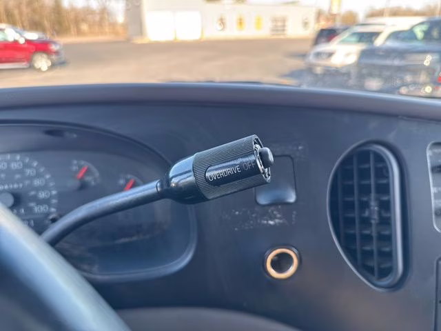 2001 Oxford White Clearcoat Ford E-350SD XLT RWD Van