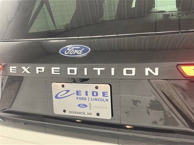 2026 Star White Metallic Tri-Coat Ford Expedition Max King Ranch 4X4 SUV