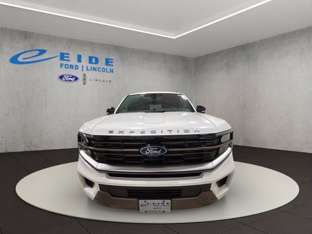 2026 Star White Metallic Tri-Coat Ford Expedition Max King Ranch 4X4 SUV