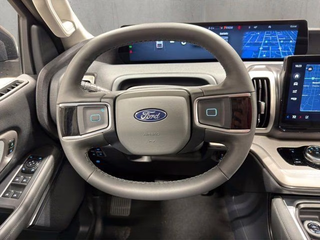 2026 Glacier Gray Met Tri-Coat Ford Expedition Active 4X4 SUV