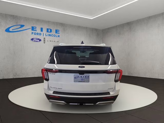 2026 Star White Metallic Tri-Coat Ford Explorer Platinum 4X4 SUV