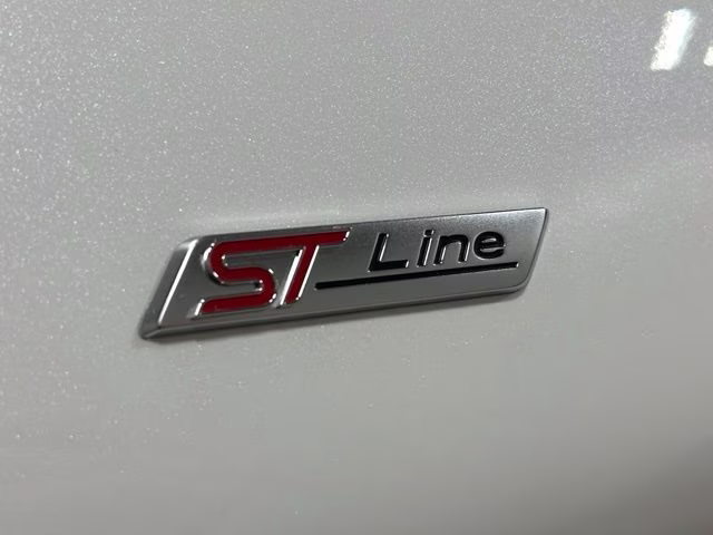 2026 Star White Metallic Tri-Coat Ford Explorer ST-Line 4X4 SUV