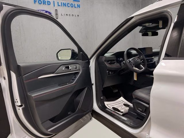 2026 Space White Metallic Ford Explorer ST-Line 4X4 SUV