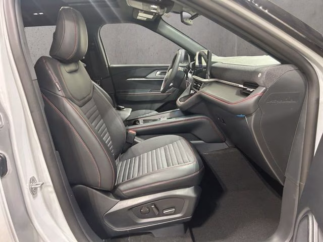 2026 Space White Metallic Ford Explorer ST-Line 4X4 SUV