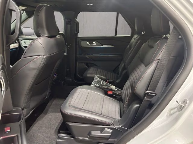 2026 Space White Metallic Ford Explorer ST-Line 4X4 SUV