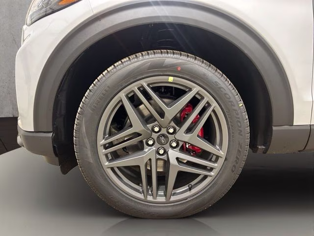2026 Space White Metallic Ford Explorer ST-Line 4X4 SUV