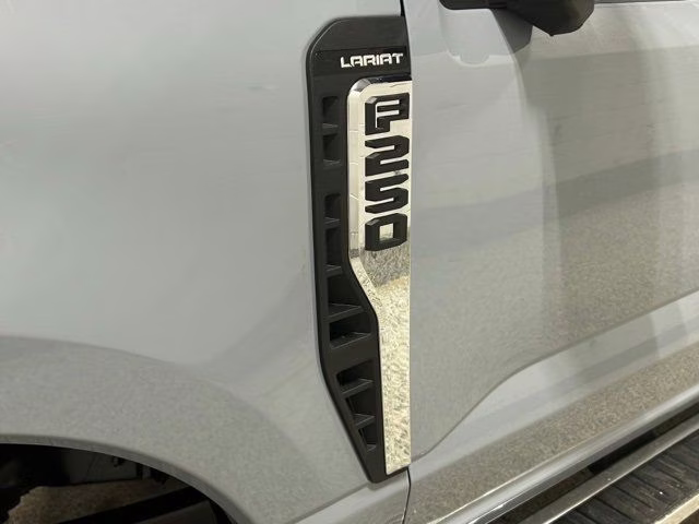 2026 Glacier Gray Met Tri-Coat Ford Super Duty F-250 SRW Lariat Chrome 4X4 Truck