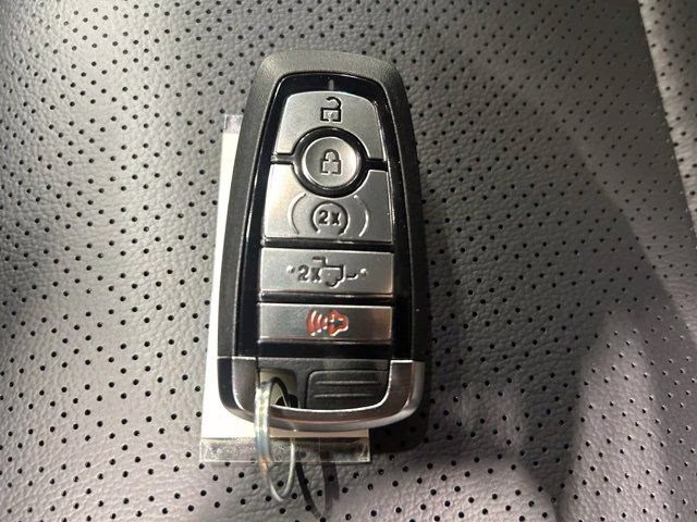 2026 Glacier Gray Met Tri-Coat Ford Super Duty F-250 SRW Lariat Chrome 4X4 Truck