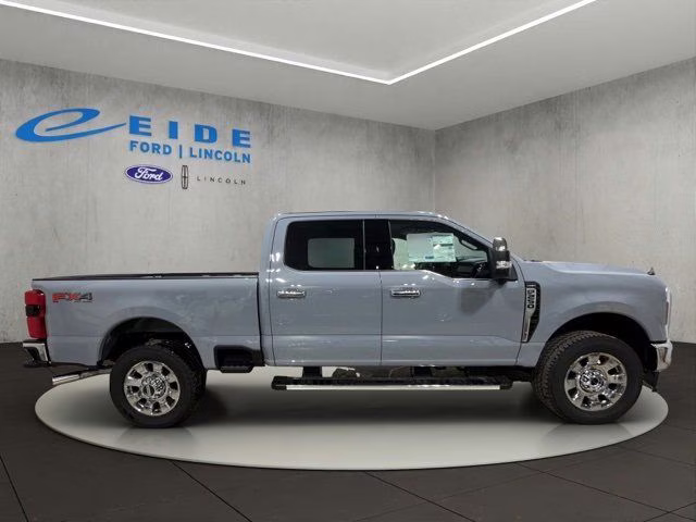 2026 Glacier Gray Met Tri-Coat Ford Super Duty F-250 SRW Lariat Chrome 4X4 Truck