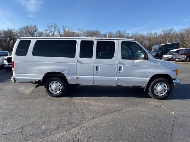 2001 Oxford White Clearcoat Ford E-350SD XLT RWD Van