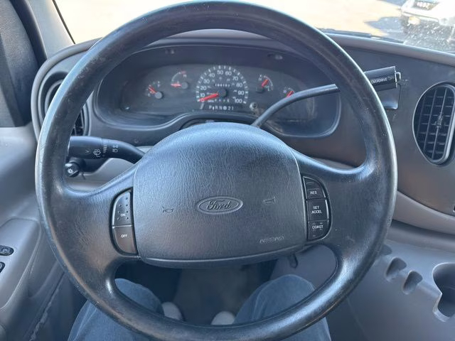 2001 Oxford White Clearcoat Ford E-350SD XLT RWD Van