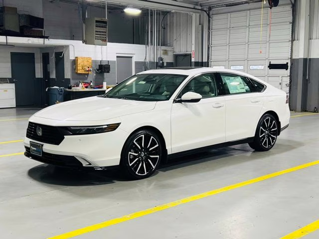 2026 Platinum White Pearl Honda Accord Hybrid Touring FWD Sedan