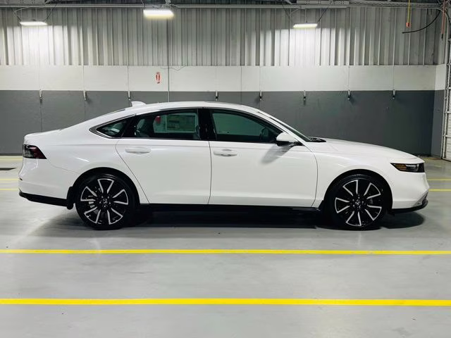2026 Platinum White Pearl Honda Accord Hybrid Touring FWD Sedan