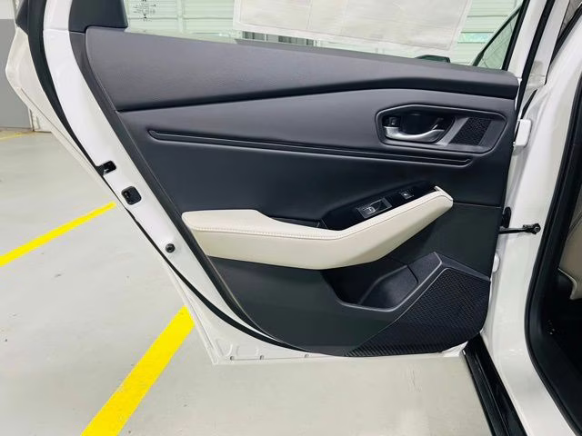 2026 Platinum White Pearl Honda Accord Hybrid Touring FWD Sedan