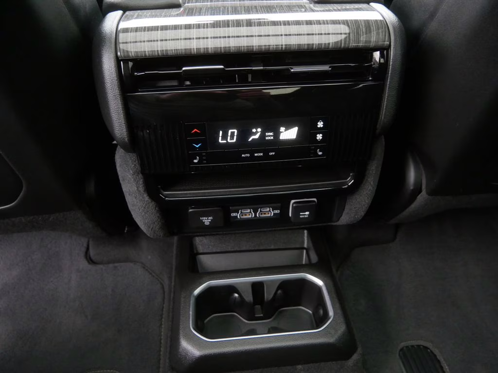 2022 Diamond Black Crystal Pearlcoat Jeep Wagoneer Series III 4X4 SUV