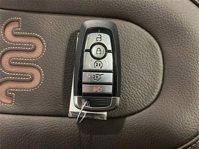 2026 Star White Metallic Tri-Coat Ford Expedition Max King Ranch 4X4 SUV