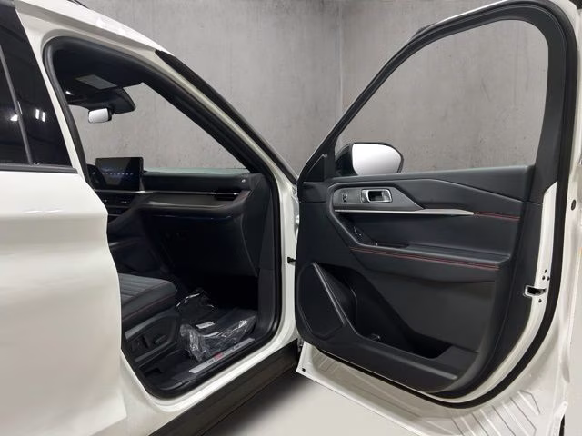2026 Star White Metallic Tri-Coat Ford Explorer ST-Line 4X4 SUV