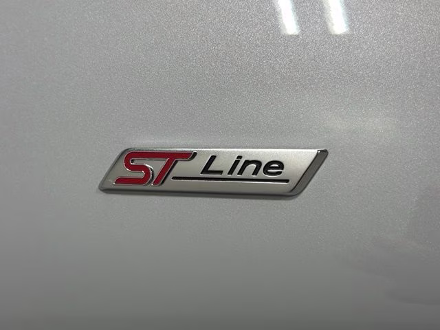 2026 Space White Metallic Ford Explorer ST-Line 4X4 SUV