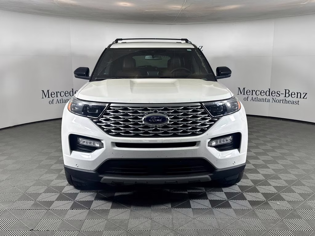 2022 Star White Metallic Tri-Coat Ford Explorer Platinum 4X4 SUV