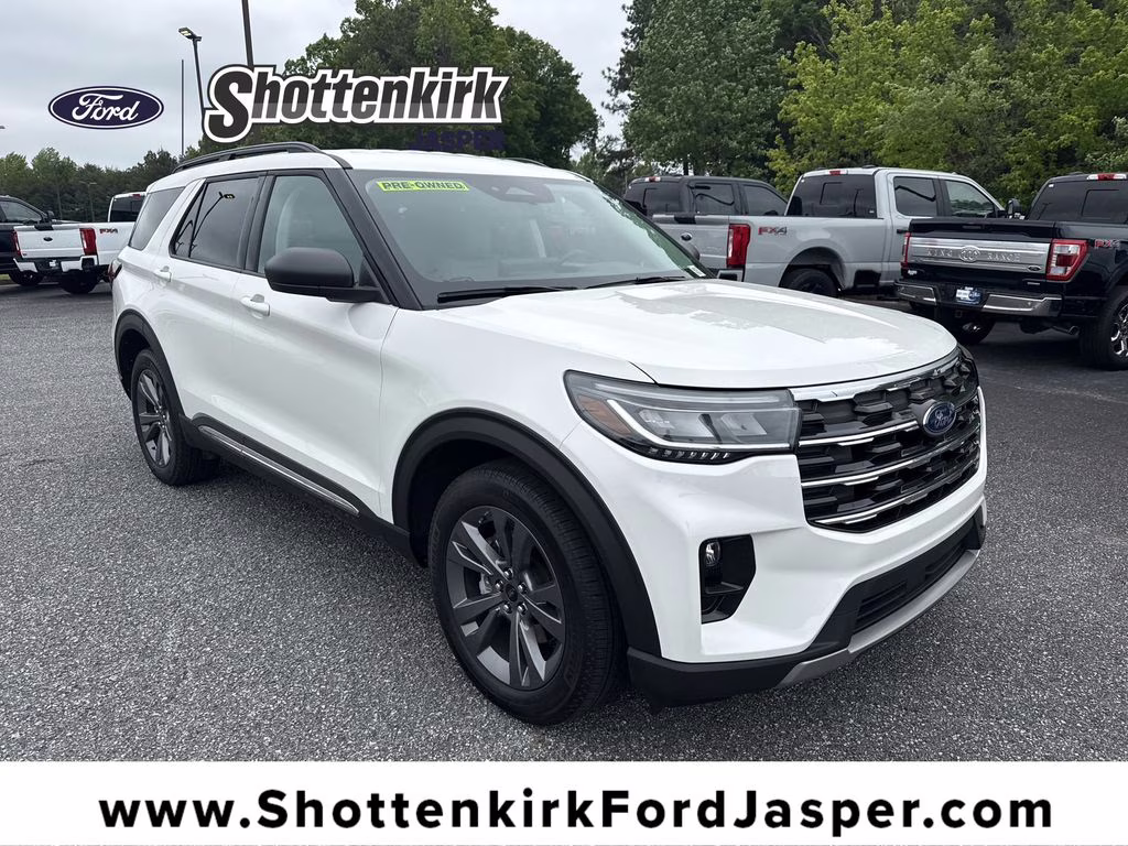 2025 Star White Metallic Tri-Coat Ford Explorer Active 4X4 SUV