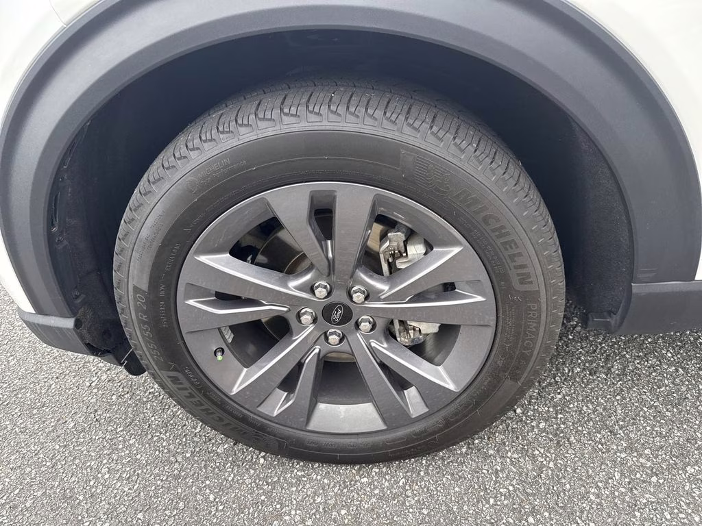 2025 Star White Metallic Tri-Coat Ford Explorer Active 4X4 SUV