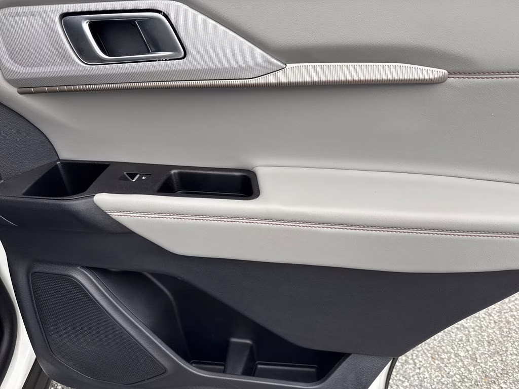 2025 Star White Metallic Tri-Coat Ford Explorer Active 4X4 SUV
