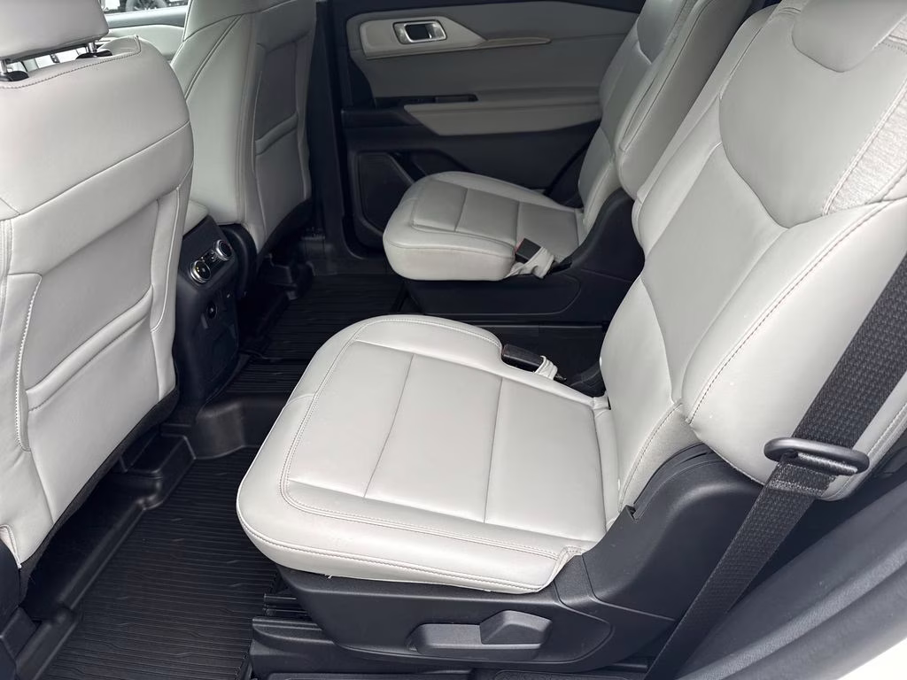 2025 Star White Metallic Tri-Coat Ford Explorer Active 4X4 SUV