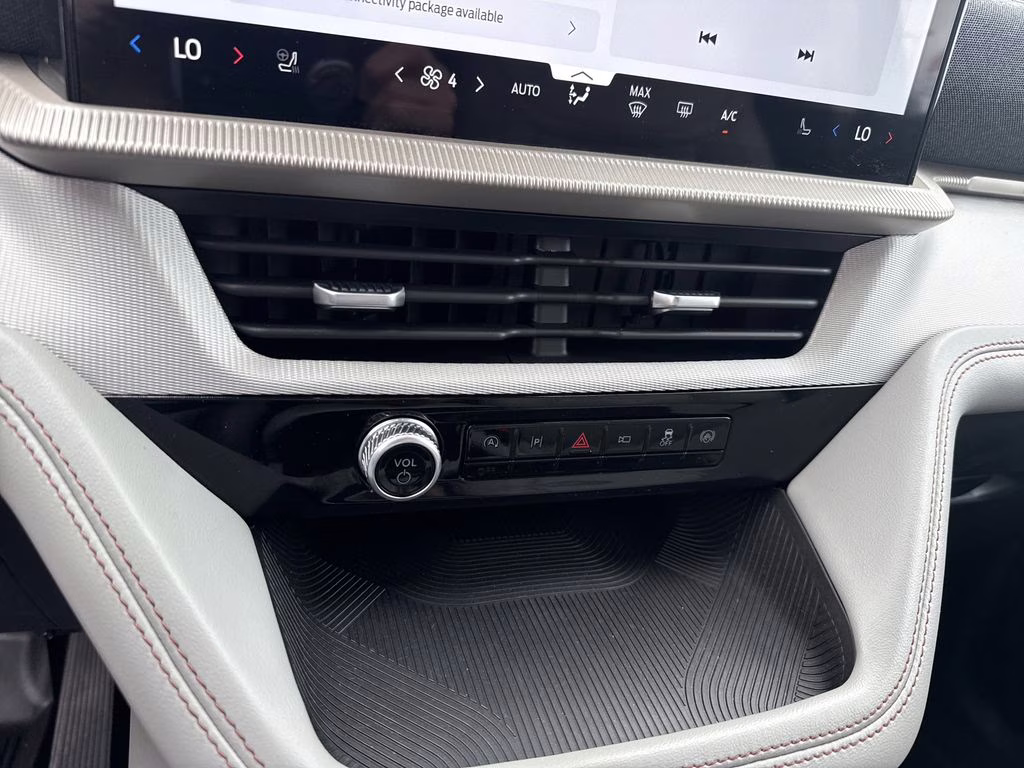 2025 Star White Metallic Tri-Coat Ford Explorer Active 4X4 SUV